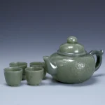 大明殿寶款碧玉牡丹紋茶壺組