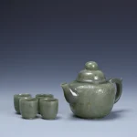 大明殿寶碧玉梅花紋茶壺杯組