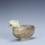 雞形祥獸玉石酒盅
