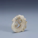 和闐白玉螭龍玉韘