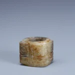 清 白玉刻紋扳指