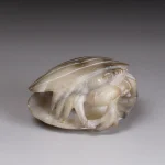 宋 白玉雕蚌蟹相爭